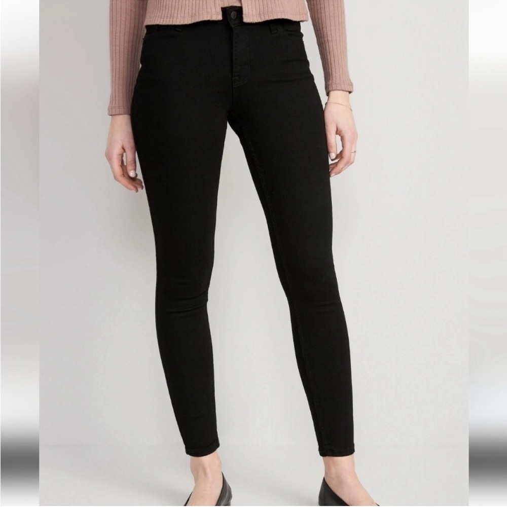 Black Old Navy Rockstar Super Skinny Jeans Size 2